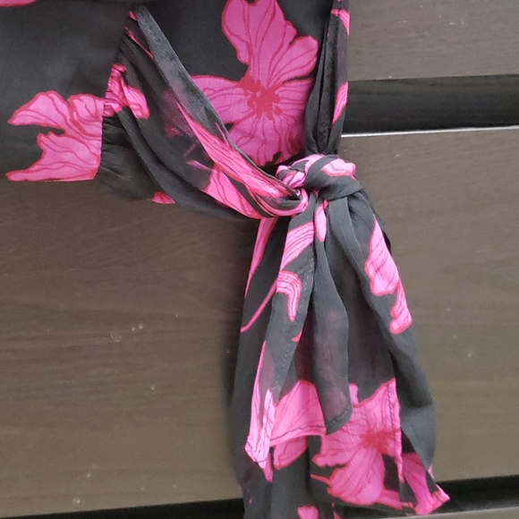 NWT Banana Republic Tank with Tie - Picture 4 of 6